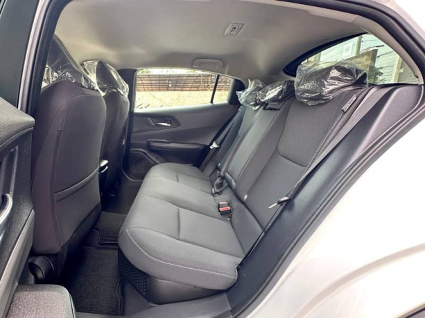 toyota-prius-hev-2023-big-11