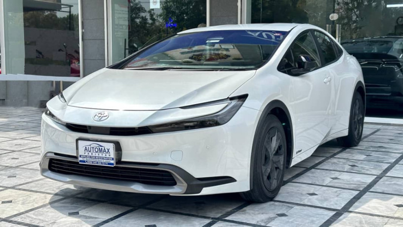 toyota-prius-hev-2023-big-2
