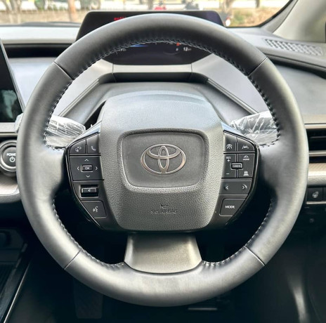 toyota-prius-hev-2023-big-13