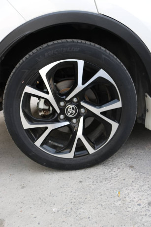 toyota-c-hr-2020-big-11