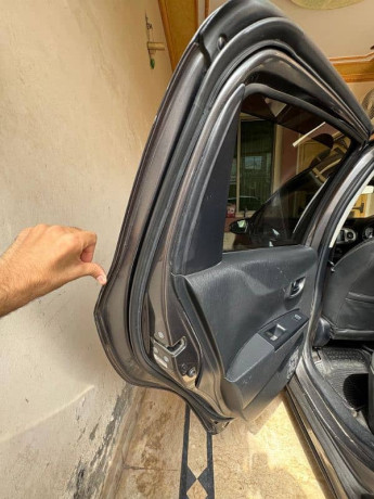 toyota-vitz-2011-2014-big-16