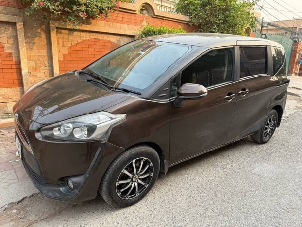 toyota-sienta-2015-big-3
