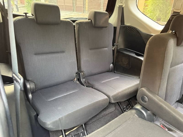 toyota-sienta-2015-big-8