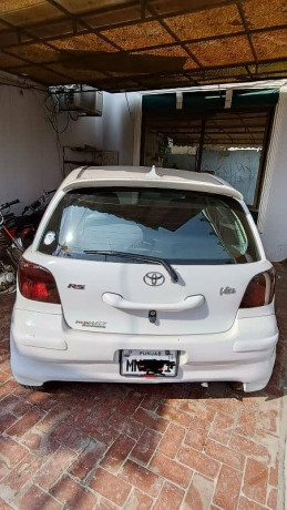 toyota-vitz-2014-big-2