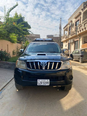 toyota-vigo-hilux-2005-big-0