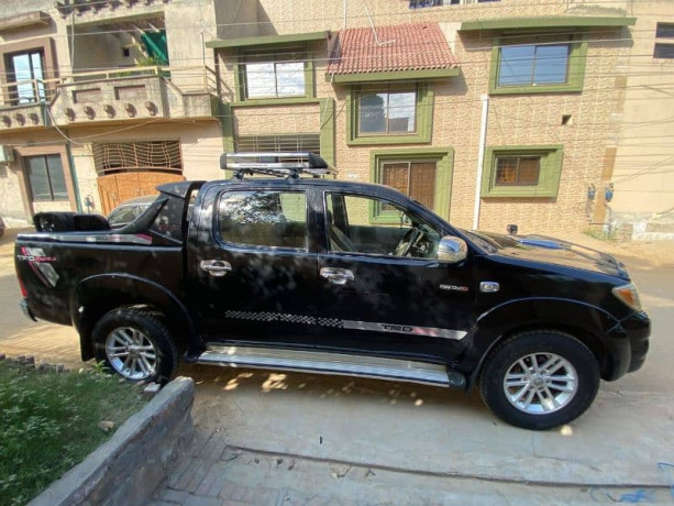 toyota-vigo-hilux-2005-big-8