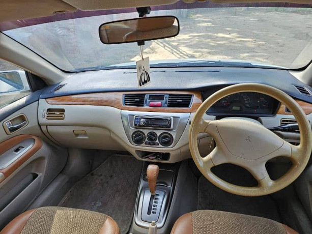 mitsubishi-lancer-automatic-2004-big-8