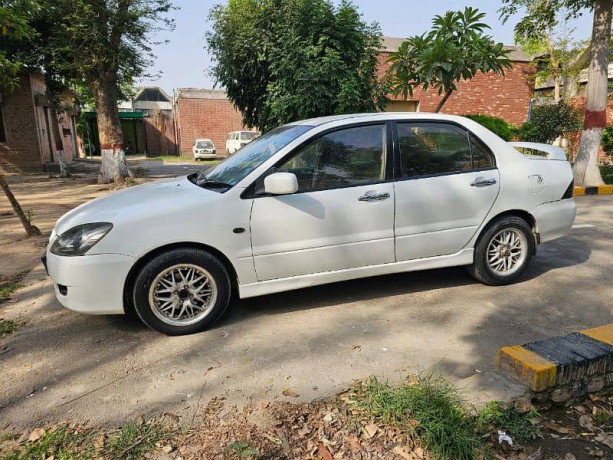 mitsubishi-lancer-automatic-2004-big-4