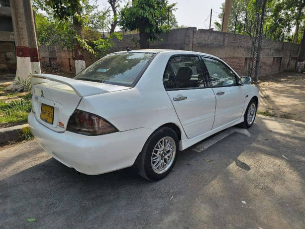 mitsubishi-lancer-automatic-2004-big-6