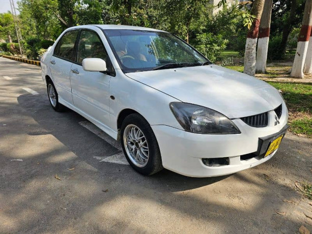 mitsubishi-lancer-automatic-2004-big-2