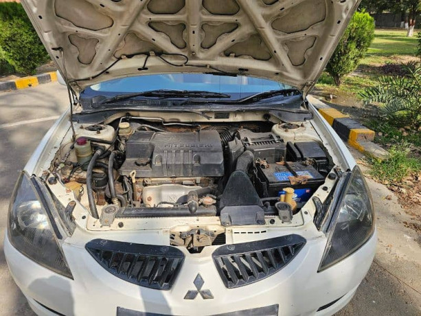 mitsubishi-lancer-automatic-2004-big-7