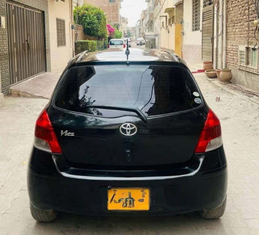 toyota-vitz-2009-big-6