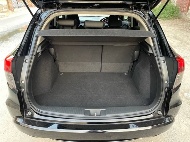 honda-vezel-2020-big-15