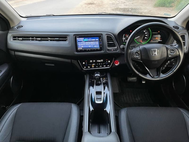 honda-vezel-2020-big-8