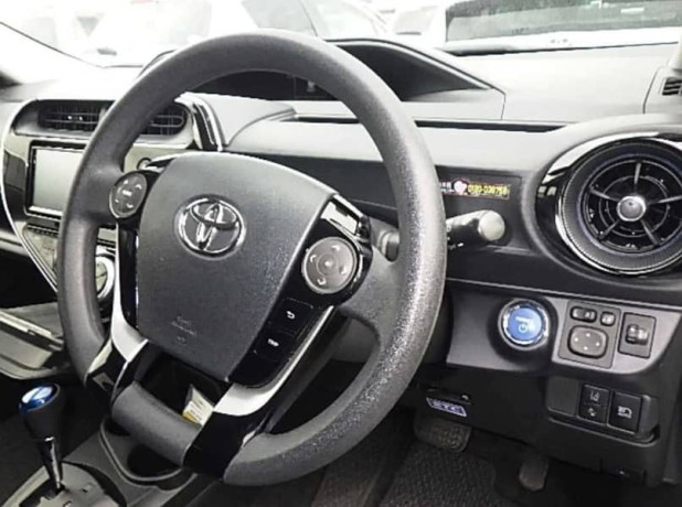 toyota-aqua-s-push-start-2018-big-10