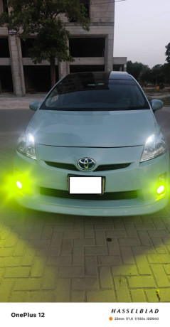 toyota-prius-201014-95-genuine-urgent-sale-golden-number-car-big-0