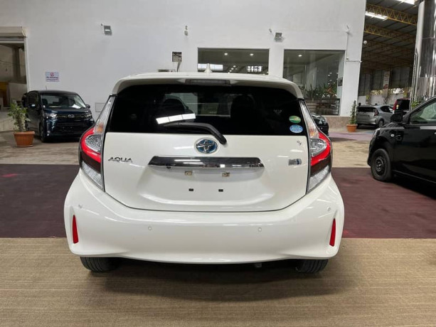 toyota-aqua-2020-big-2
