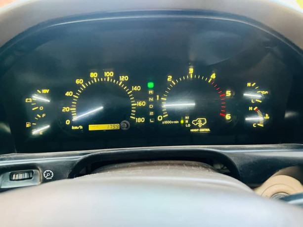 toyota-land-cruiser-vx-2000-big-7