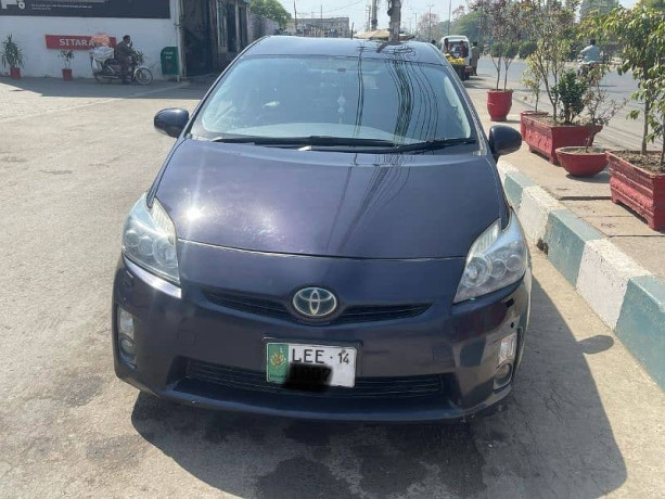 toyota-prius-20112014-big-5
