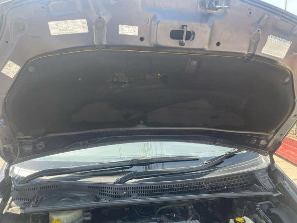toyota-prius-20112014-big-17