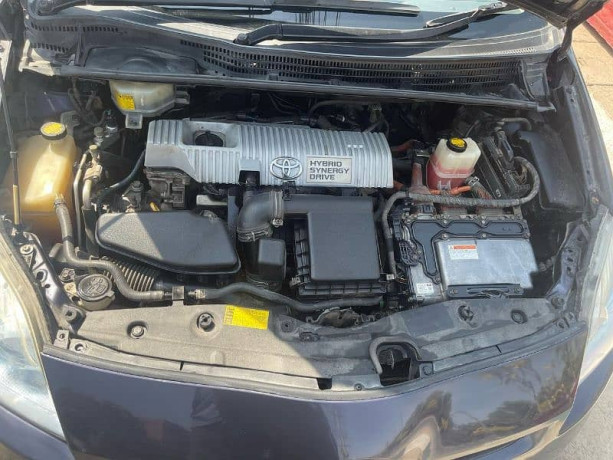 toyota-prius-20112014-big-15