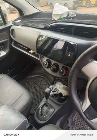 toyota-vitz-2014-big-11