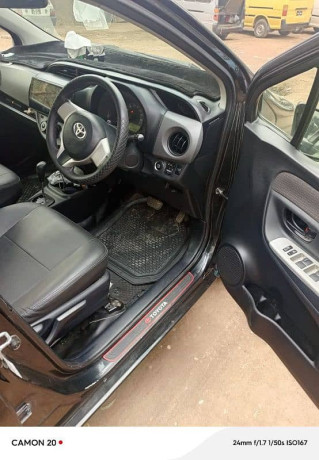 toyota-vitz-2014-big-10
