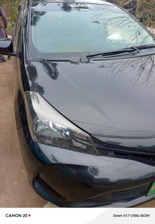 toyota-vitz-2014-big-13