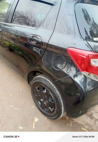 toyota-vitz-2014-big-8