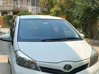 toyota-vitz-2014