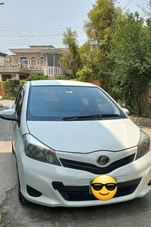 toyota-vitz-2014-big-0
