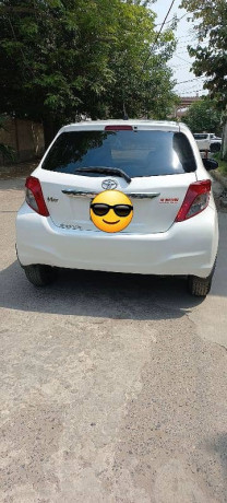 toyota-vitz-2014-big-4
