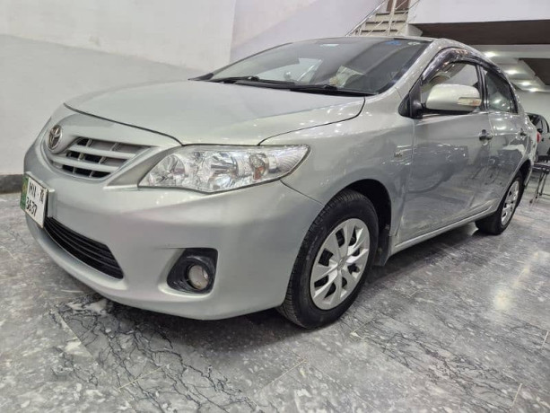 toyota-corolla-gli-2014-big-2