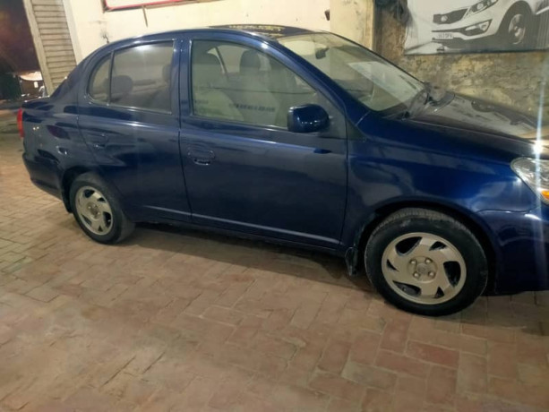 toyota-platz-2004-big-1