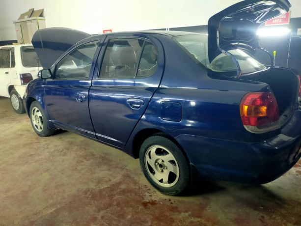 toyota-platz-2004-big-18