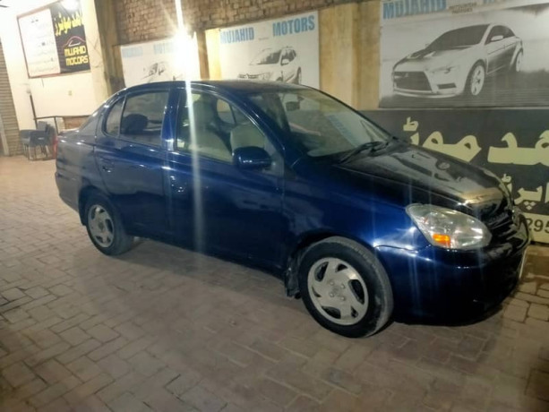 toyota-platz-2004-big-13