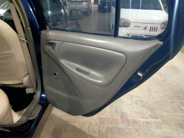 toyota-platz-2004-big-5