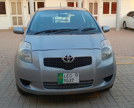 toyota-yaris-manual-big-1