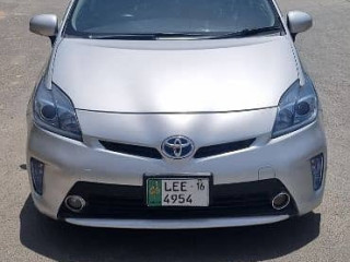 toyota-prius-2012