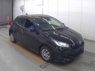 2021-toyota-yaris-hatchback-g