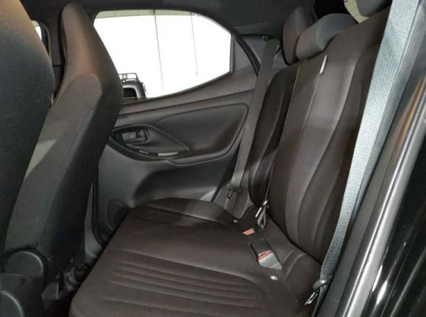 2021-toyota-yaris-hatchback-g-big-6