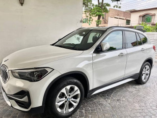 bmw-x1-sdrive18i-at-2021-than-prado-land-cruiser
