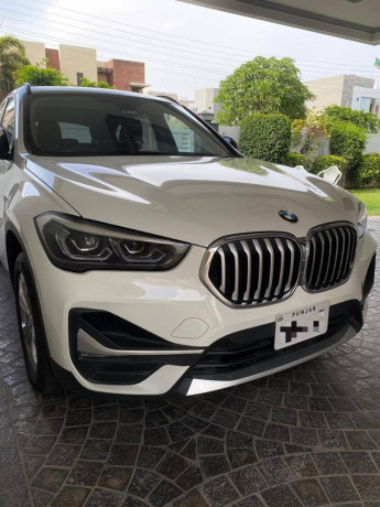 bmw-x1-sdrive18i-at-2021-than-prado-land-cruiser-big-3
