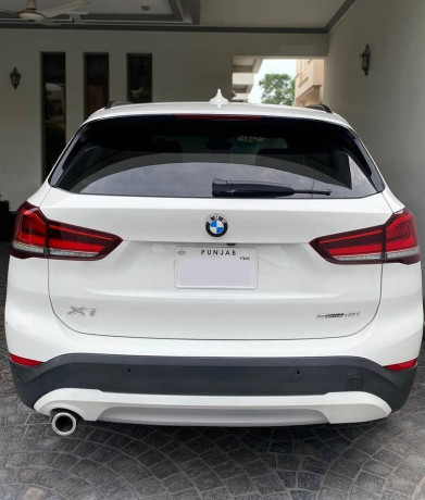 bmw-x1-sdrive18i-at-2021-than-prado-land-cruiser-big-1