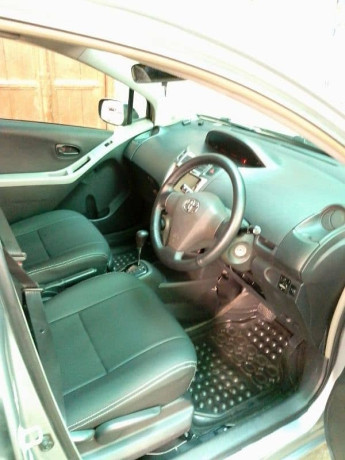 toyota-vitz-2007-big-6