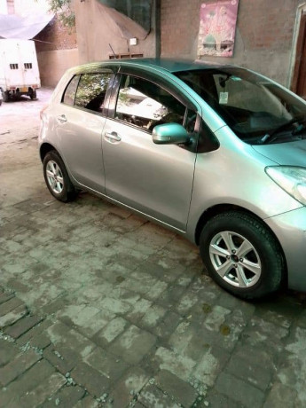 toyota-vitz-2007-big-0