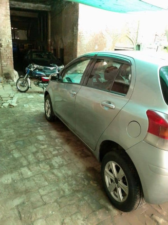 toyota-vitz-2007-big-1