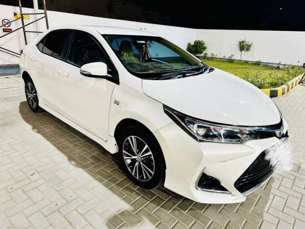 toyota-corolla-altis-x-16-auto-transmission-big-13