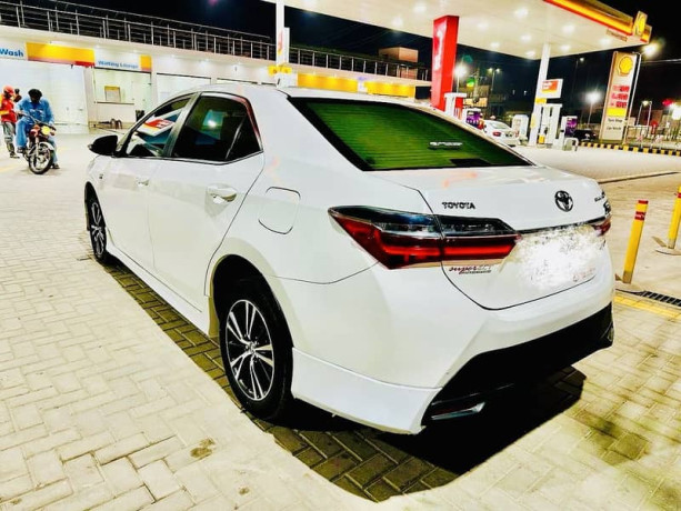 toyota-corolla-altis-x-16-auto-transmission-big-10