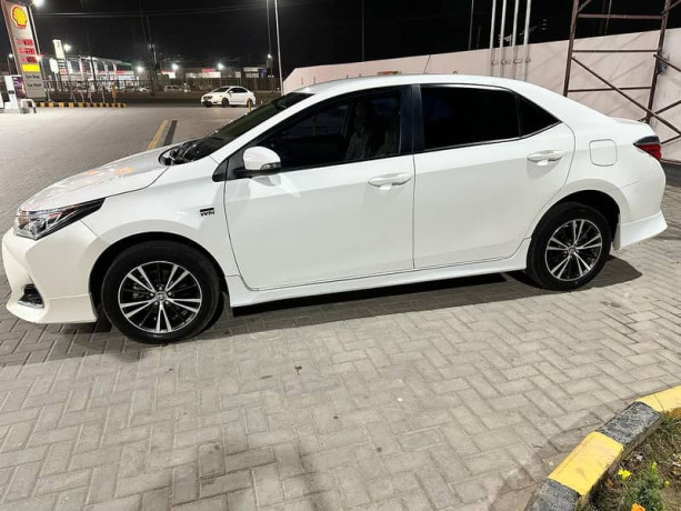 toyota-corolla-altis-x-16-auto-transmission-big-12